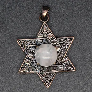 Pendentif Étoile de David en bronze vintage avec une pierre de cristal blanc naturel