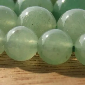 Perline rotonde in avventurina verde naturale per la creazione di gioielli e collane fai da te.