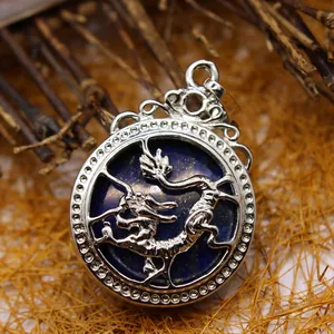 Collana con ciondolo a forma di drago vintage placcata argento con pietra blu lapis