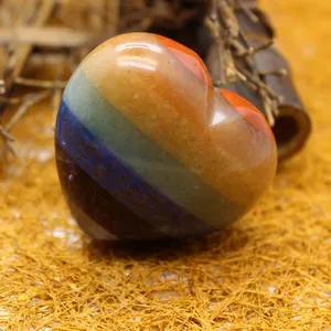 Set di Pietre Chakra Arcobaleno a Forma di Cuore Sfera Piramide Guasha Pietre Naturali a Strati per Meditazione Guarigione Arredamento Casa