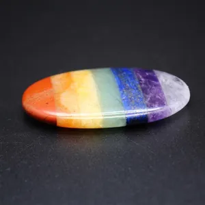Pietra di cristallo naturale 7 chakra ovale lucidata per meditazione e equilibrio