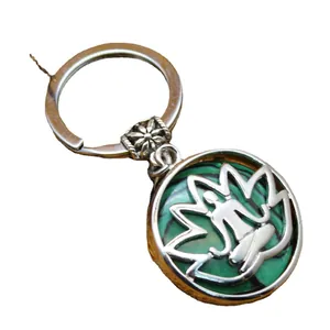 Eleganter Lotusblumen-Anhänger Schlüsselanhänger mit grünem Aventurin und silbernem Metallfinish