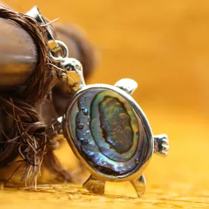 Natürlicher Abalone-Muschel-Schildkröten-Anhänger Vintage Silberfarbene Legierung Meeresschildkröte Tier-Charm Für DIY-Halskette Damen