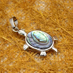 Exquisite Schildkröte Anhänger aus Abalone-Muschel mit lebhaftem Regenbogen-Perlmuttglanz