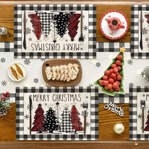 Festliches Weihnachts-Tischläufer- und Platzset mit Karomuster und Bäumen