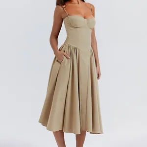 Elegante vestido midi vintage francés caqui con corpiño de corsé y tirantes finos