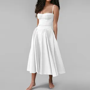 Vestido blanco elegante vintage francés de tirantes con corpiño bustier y falda de vuelo
