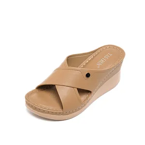 Sandales compensées confortables pour femmes avec lanières croisées