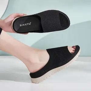 Sandalias de plataforma de punto negro para mujer con suela beige gruesa de verano