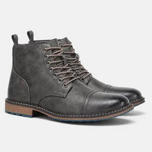 Vue détaillée de bottines Martin grises pour hommes style britannique antidérapantes