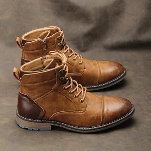 Vue latérale détaillée de bottines Martin en cuir marron vintage pour homme avec zip