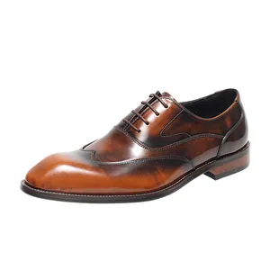 Élégantes chaussures Oxford en cuir marron pour homme avec bout carré et ton dégradé