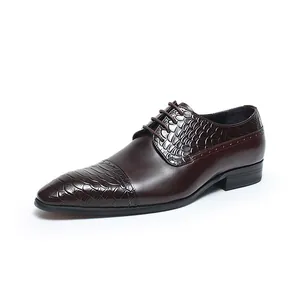 Klassische dunkelbraune Herren-Leder-Business-Schuhe mit Krokodilleder-Struktur-Detail