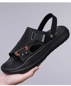 Λεπτομερής πλευρική όψη ανδρικών δερμάτινων σανδαλιών υψηλής ποιότητας στο χέρι