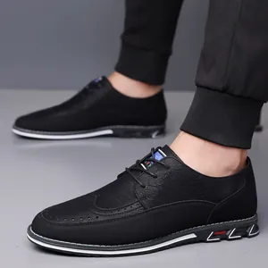 Scarpe casual da uomo con suola antiscivolo e pelle nera elegante e moderna