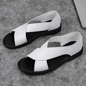 Sandales d'été décontractées en cuir pour hommes avec brides blanches croisées et semelle noire