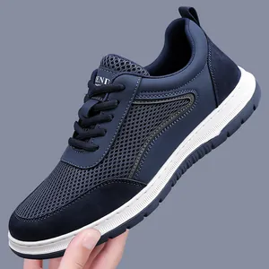Zapatillas de malla transpirable azul marino para hombre con diseño ligero casual