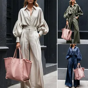 Elegante set camicia con maniche a lanterna e pantaloni larghi in beige, verde e blu