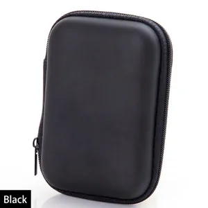Custodia portatile nera in EVA rigido per riporre auricolari e cavi di ricarica USB.