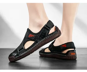 Seitenansicht der atmungsaktiven schwarzen Mesh-Outdoor-Sandalen für Herren