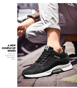 Détail rapproché de baskets montantes invisibles en maille noire pour hommes sportifs