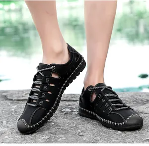 Sandales décontractées en cuir noir pour hommes avec bout fermé et lacets décoratifs en corde