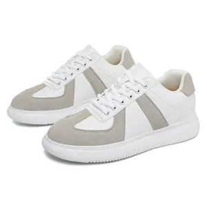 Premium Retro German Army Trainer Sneaker aus weißem Leder mit grauem Wildleder