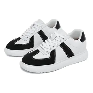 Stylische weiß-schwarze GAT-Sneaker mit 6 cm Höhenzunahme für Damen und Herren.