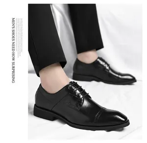 Klassieke zwarte leren herenschoenen, ideaal voor bruiloften en formele feesten.