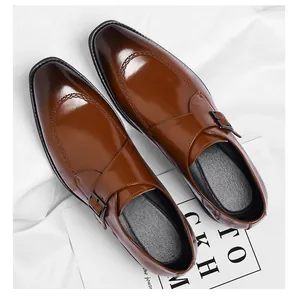 Scarpe eleganti da uomo in pelle marrone con fibbia singola e design raffinato
