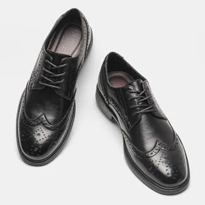 Classic black genuine leather men's brogue Derby shoes with detailed wingtip perforation