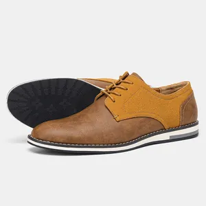 Vue détaillée du côté et de la semelle de chaussures en cuir décontractées pour hommes