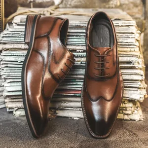 Elegante braune Leder-Oxfordschuhe für Herren in einem anspruchsvollen Business-Stil