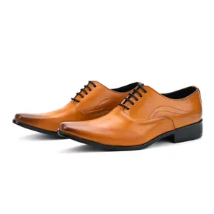 Elegant brown men's leather dress shoes with classic lace-up design for business formal wear