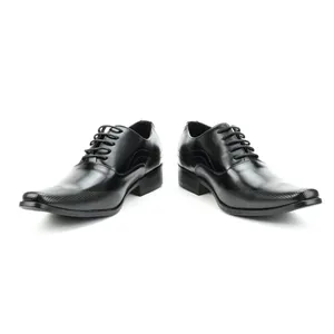 Elegant black formal men's business derby shoes featuring stylish perforated toebox design.