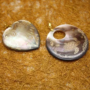 Simple Resort Style Natural Shell Heart Round Pendant Gold Foiled Sea Turtle Floral Pattern Bohemian Beach Jewelry For Women