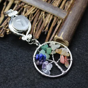 Collar con colgante Árbol de la Vida étnico hecho a mano con cristales naturales