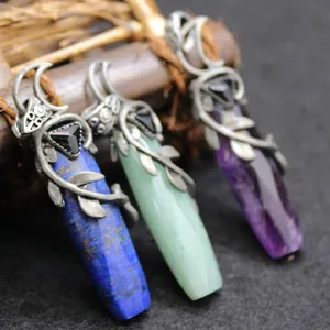 Vintage-Stil Kristallanhänger mit floralem Metallrahmen und schwarzem Steinbesatz