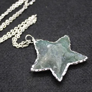 Collar con colgante de estrella de ágata india verde natural y cadena de plata elegante