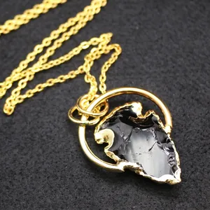 Modieuze obsidiaan pijlpunt hanger ketting met een 24K vergulde gouden ketting