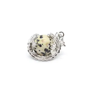 Vintage zilveren draak hanger ketting met een natuurlijke dalmatiër jaspis stenen bol