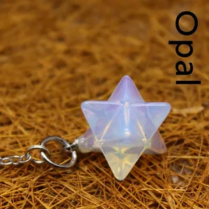 Pendentif en pierre d'opale en forme d'étoile Merkaba avec chaîne en métal argenté