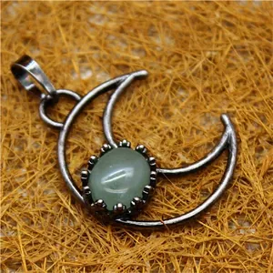 Collier pendentif lune en argent oxydé vintage avec incrustation de pierre verte