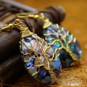 Boucles d'oreilles Arbre de Vie en nacre d'abalone et fil d'or torsadé fait main