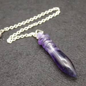 Elegante colgante de péndulo de cetro de cristal de amatista con cadena