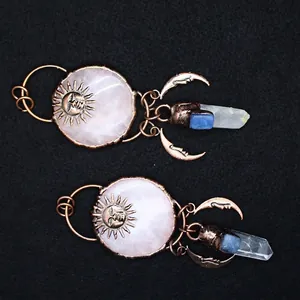 Vintage Mittelalter Sonne Mond Anhänger Halskette mit Rosenquarz und Kristallspitzen Detail