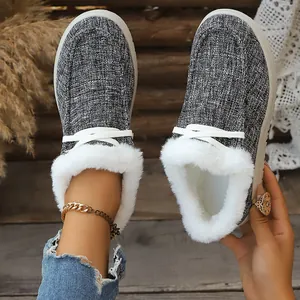 Damen Winter Slipper mit weißem Kunstfellfutter und grauem Webmuster, bequeme flache Schuhe