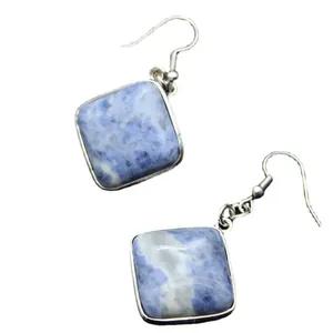 Boucles d'oreilles pendantes carrées en pierre bleue et blanche avec crochets