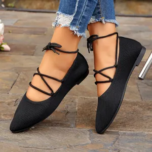 Ballerines noires pointues élégantes avec lacets et maille respirante pour femmes modernes