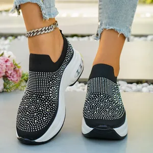 Elegante Damen-Sneaker zum Hineinschlüpfen mit Strass und Keilabsatz-Luftkissen
